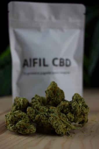 Amnesia flor de CBD para compra online de cannabis legal , una mezcla perfecta de fragancias que recuerdan a una cítrica pero con el añadido del tono picante. Perfecta para saborear